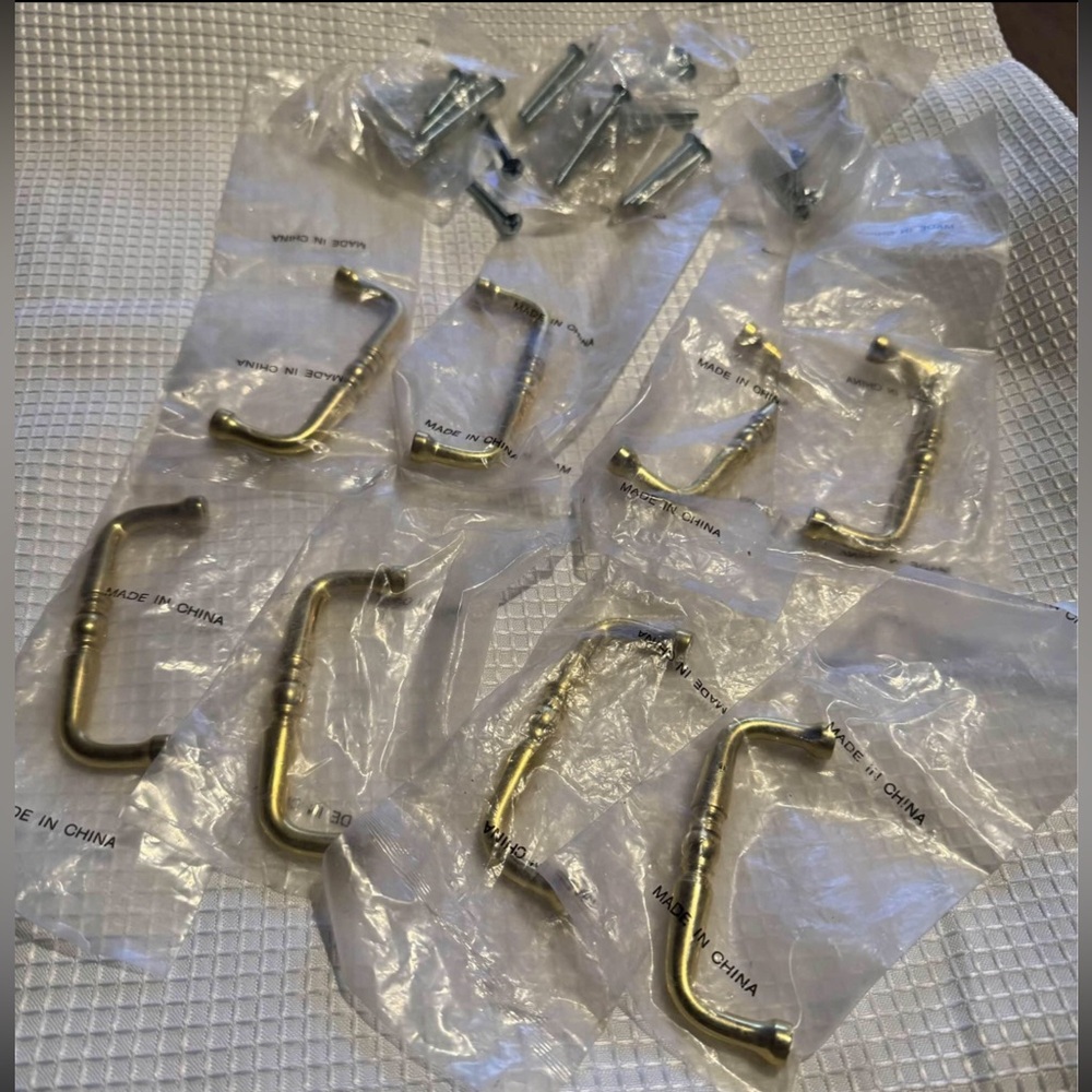 Cabinet door knobs 8 count. New never used